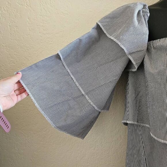 Walter Baker Steph Ruffle Sleeve Blouse - Picture 4 of 9